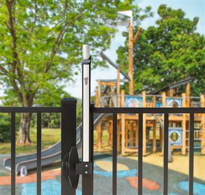 El elegante y resistente cerrojo magnético a prueba de niños para piscinas y parques
