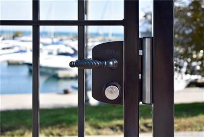 Surface mounted US Mortise cylinder gate lock (USA)