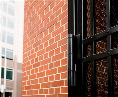 Second generation - Highly powerful hydraulic 180° gate closer and hinge in one